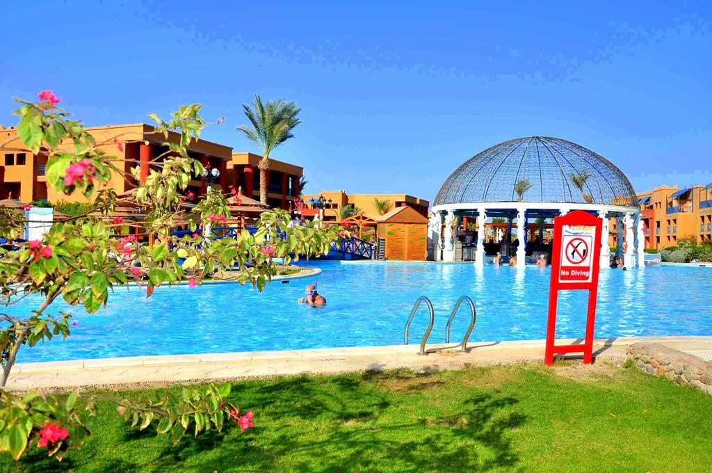 Titanic Palace Families And Couples Only Üdülőközpont Gurdaka